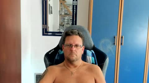 Snapshot of salichris chatting on July 11, 2:42 pm salichris online show from July 11, 2:42 pm