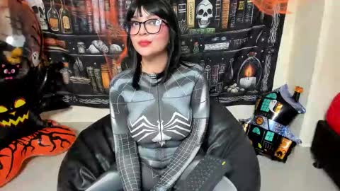 Snapshot of sally10_35 chatting on October 31, 10:22 pm sally online show from October 31, 10:22 pm