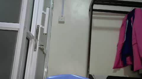 Snapshot of sally_beauty2023 chatting on February 18, 8:49 am sally_beauty2023 online show from February 18, 8:49 am