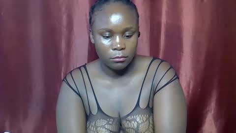 sally_bee1 online show from May 2, 8:30 am