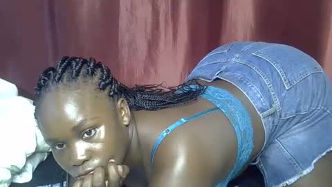 sally_bee1 online show from May 12, 4:09 am