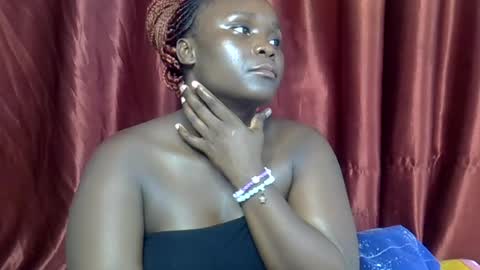 sally_bee1 online show from June 13, 8:40 pm