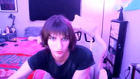 SallyLongzzz online show from May 25, 12:49 am