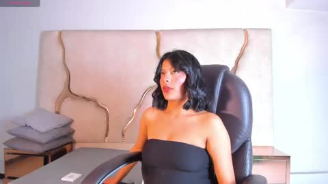 Snapshot of salmaportman_ chatting on June 10, 5:28 am salmaportman_ online show from June 10, 5:28 am