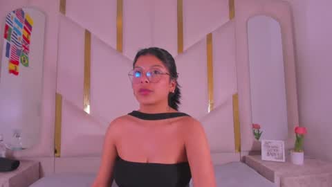 Snapshot of salmaportman_ chatting on July 22, 4:26 am salmaportman_ online show from July 22, 4:26 am