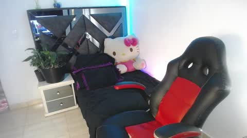 Snapshot of salo_hot01 chatting on February 21, 3:23 am SALO HOT online show from February 21, 3:23 am