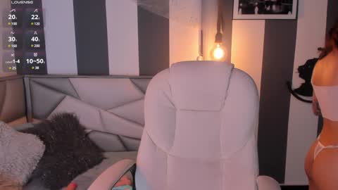 Snapshot of salome__evans chatting on December 7, 6:37 pm salome__evans online show from December 7, 6:37 pm