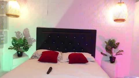 Snapshot of salome__lopez_ chatting on December 16, 5:00 pm SALOME online show from December 16, 5:00 pm