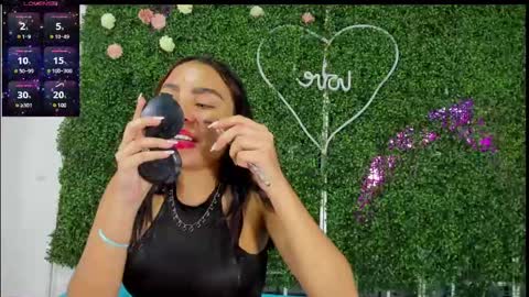 Snapshot of salome_domi chatting on March 9, 9:14 pm salome online show from March 9, 9:14 pm