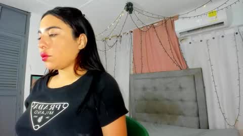 Snapshot of salome_domi chatting on November 6, 1:45 pm salome online show from November 6, 1:45 pm