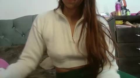 Snapshot of salome_parra21 chatting on May 31, 3:47 am salome_parra21 online show from May 31, 3:47 am