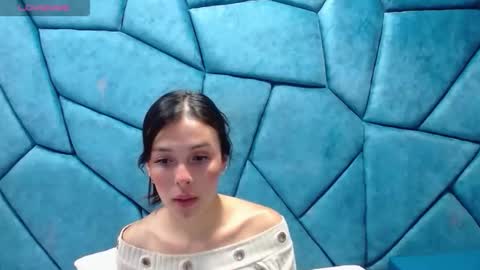 salome saen online show from April 1, 3:51 am