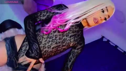 Snapshot of salome_saenz666 chatting on July 6, 5:37 am salome_saenz666 online show from July 6, 5:37 am