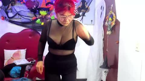 Salomee diazz online show from October 31, 9:05 pm