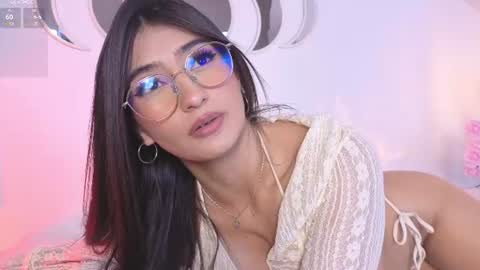 Snapshot of salomee_mon chatting on June 19, 3:38 pm Salo online show from June 19, 3:38 pm