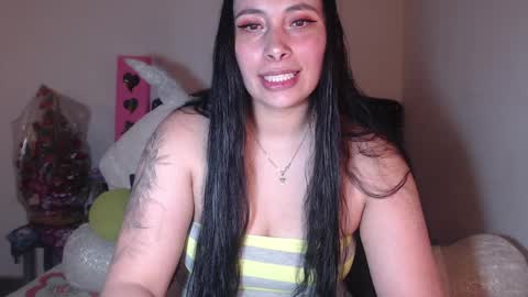 Snapshot of salomefox2 chatting on January 18, 4:04 am yenny online show from January 18, 4:04 am