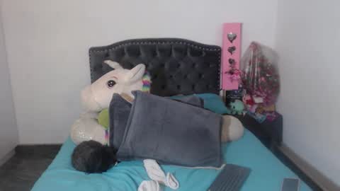 Snapshot of salomefox2 chatting on October 9, 4:21 am yenny online show from October 9, 4:21 am