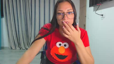 Snapshot of salomesaints chatting on December 22, 3:00 am salome online show from December 22, 3:00 am