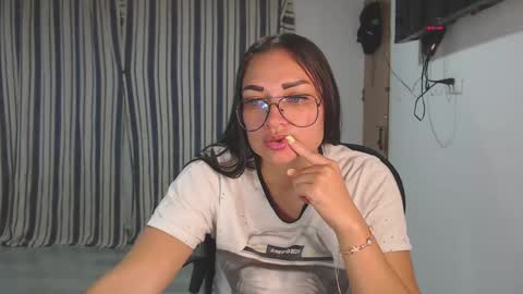 Snapshot of salomesaints chatting on September 23, 11:30 pm salome online show from September 23, 11:30 pm