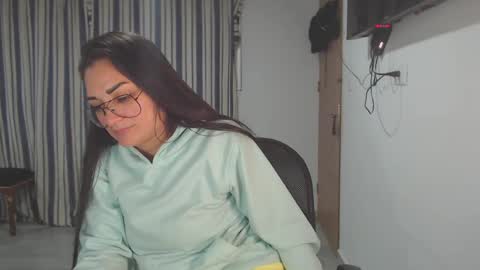 Snapshot of salomesaints chatting on October 11, 2:00 am salome online show from October 11, 2:00 am