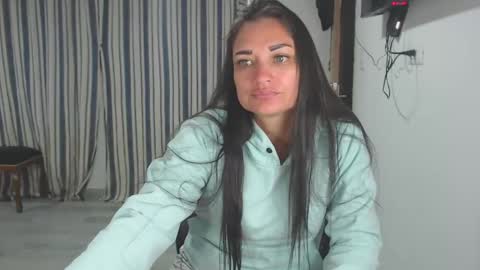 Snapshot of salomesaints chatting on October 24, 2:41 am salome online show from October 24, 2:41 am