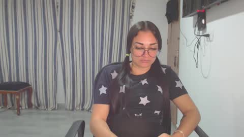 Snapshot of salomesaints chatting on October 31, 12:33 am salome online show from October 31, 12:33 am