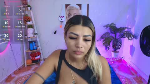 Snapshot of saloomee__ chatting on November 15, 9:28 am SALOME online show from November 15, 9:28 am