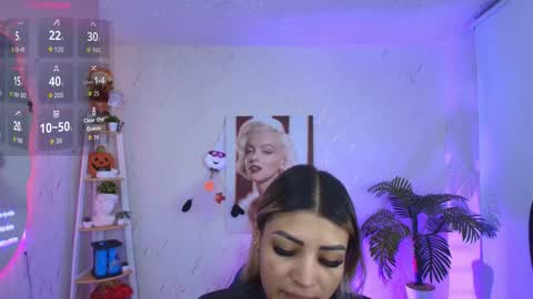 Snapshot of saloomee__ chatting on November 26, 10:05 am SALOME online show from November 26, 10:05 am