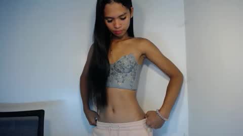 Snapshot of salsallera69x chatting on May 5, 4:42 am salsallera69x online show from May 5, 4:42 am