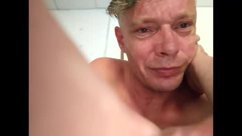 Snapshot of salsapaulus chatting on March 6, 9:28 am salsapaulus online show from March 6, 9:28 am