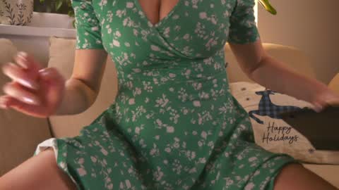 Snapshot of saltedhoney chatting on December 4, 9:24 pm IsaBella- online show from December 4, 9:24 pm