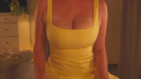 IsaBella-  online show from May 31, 7:37 pm