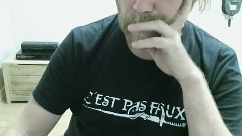 Snapshot of saltimbanquier chatting on July 31, 2:27 pm Saltimbanquier Salt ou Banquier online show from July 31, 2:27 pm