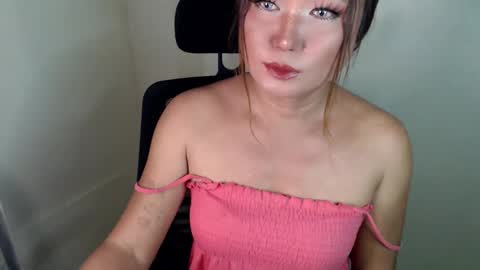 Snapshot of salumisabato69 chatting on October 1, 1:00 am anasthasia online show from October 1, 1:00 am