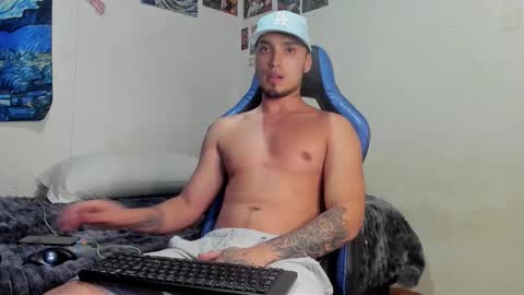 Snapshot of salvatore_dereck chatting on October 27, 1:09 am online show from October 27, 1:09 am