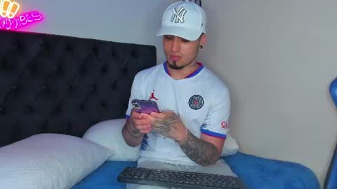 Snapshot of salvatore_dereck chatting on July 2, 3:23 am online show from July 2, 3:23 am