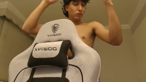 salvatore_montt online show from October 19, 4:13 am