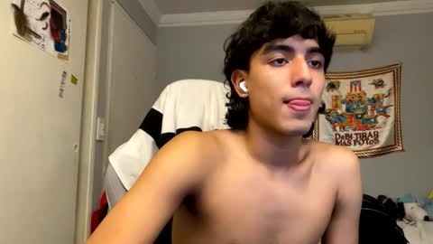 salvatore_montt online show from February 6, 1:32 am