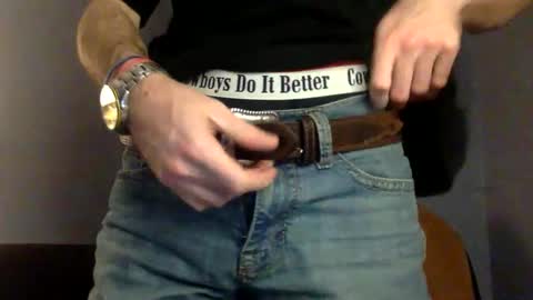 Snapshot of salvcypress chatting on February 6, 1:43 am salvcypress online show from February 6, 1:43 am