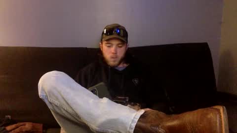 Snapshot of salvcypress chatting on February 19, 2:29 am salvcypress online show from February 19, 2:29 am