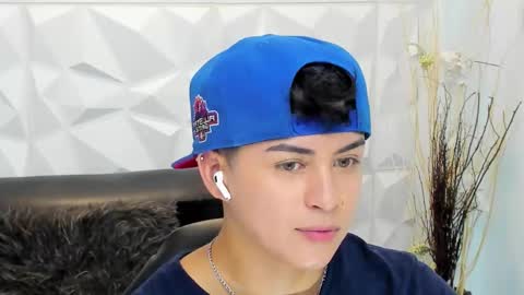 Snapshot of sam_daves_ chatting on November 27, 2:52 pm Sam online show from November 27, 2:52 pm