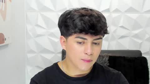 Snapshot of sam_daves_ chatting on December 2, 2:23 pm Sam online show from December 2, 2:23 pm