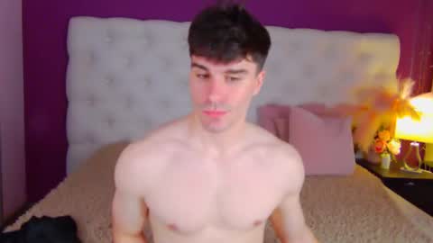 Snapshot of sam_huston18 chatting on June 10, 4:06 pm BACK IN 2 WEEKS online show from June 10, 4:06 pm