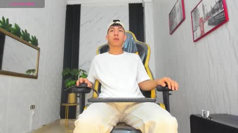 S A M online show from November 17, 8:03 pm