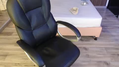 SAM MANSON online show from October 15, 12:27 pm