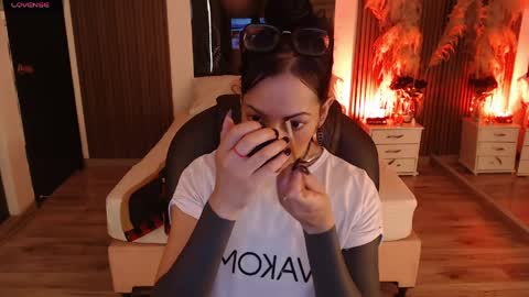 SAM MANSON online show from April 23, 12:29 pm