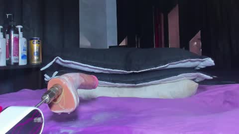 sam_naughty18 online show from June 14, 2:30 pm