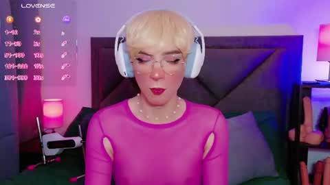 Sam online show from June 18, 3:18 am