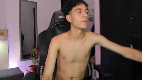 sam_salvatore online show from May 14, 4:03 pm