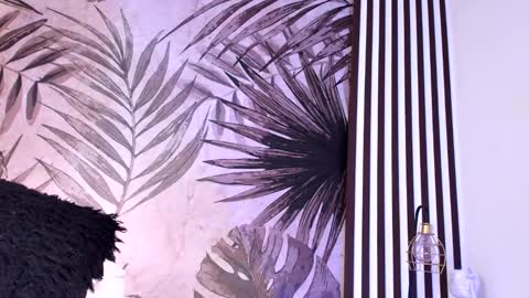 Snapshot of samaantha_white_ chatting on December 2, 3:58 pm Samaantha online show from December 2, 3:58 pm